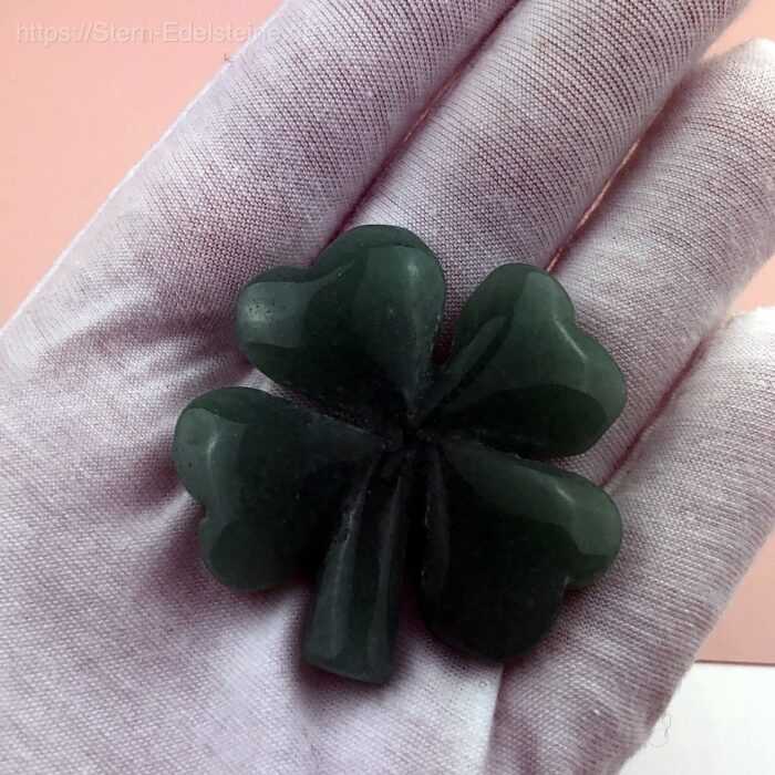 schnitzereien-Aventurin-Kleebaltt Schnitzereien - Aventurin Klee – Bild 1