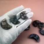 Schnitzereien - Blumenachat Monde