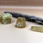 Trommelsteine - Honigcalcit Rohstein – Bild 2