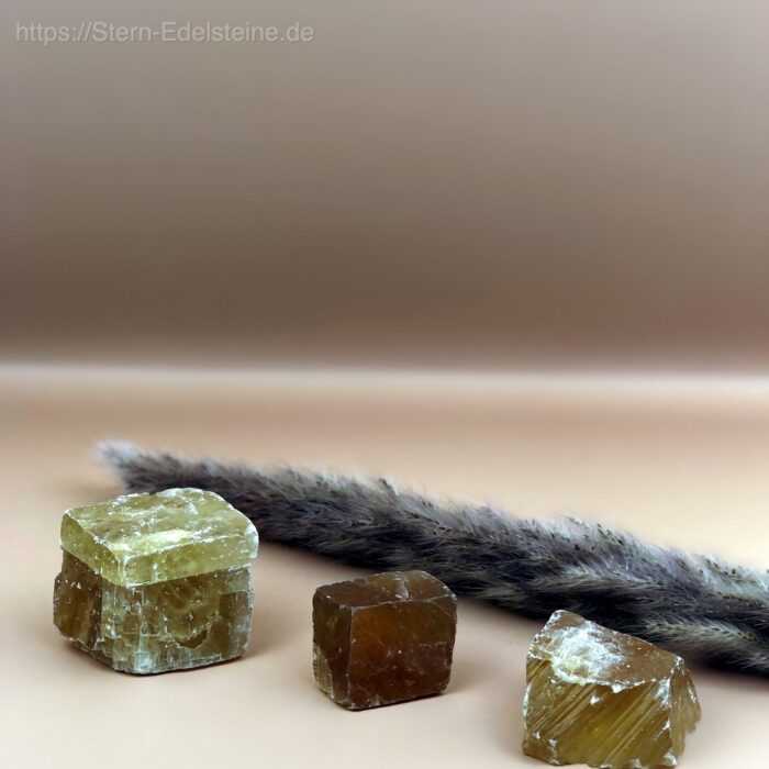 trommelsteine-Honigcalcit_Rohstein Trommelsteine - Honigcalcit Rohstein – Bild 3