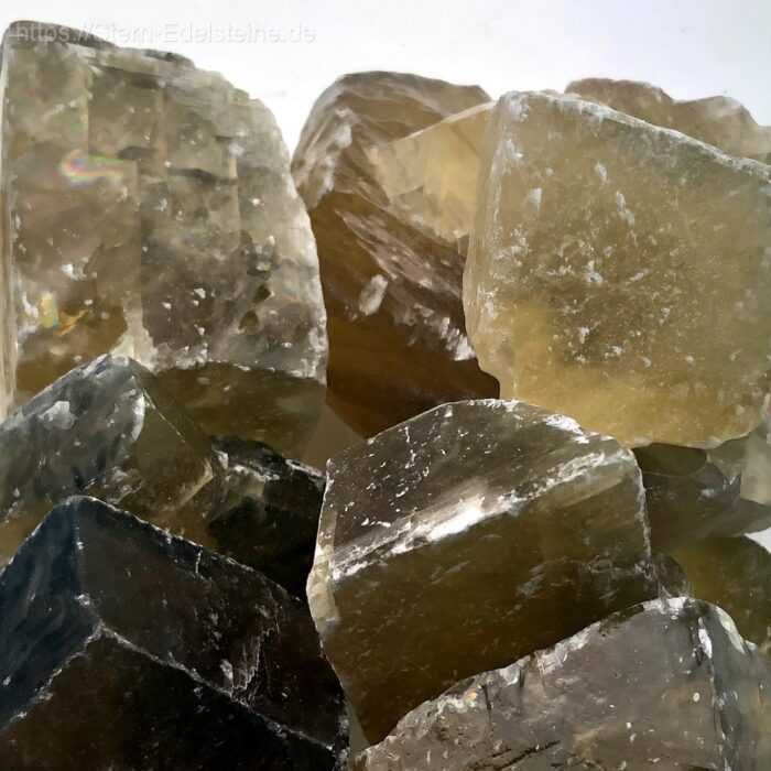 trommelsteine-Honigcalcit_rohs Trommelsteine - Honigcalcit Rohstein – Bild 1